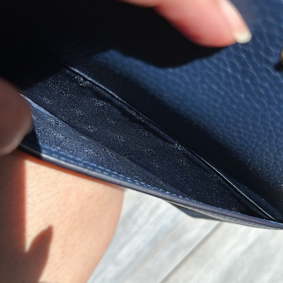 Tory Burch Carter Smartphone Wallet Blue - Picture 6 of 8